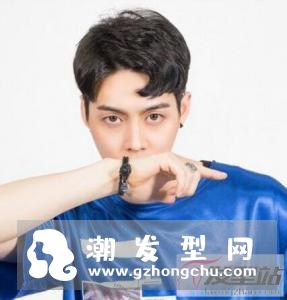 男生发型来说刘海可谓是点睛之笔也会收到适得其反的效果