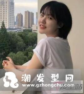 盐系短发很适合年轻女生