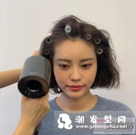 头发太贴弄蓬松小窍门 这6招让你拥有少女感标配的蓬松发丝