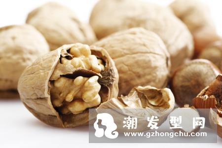 核桃皮可以染发吗 怎么染