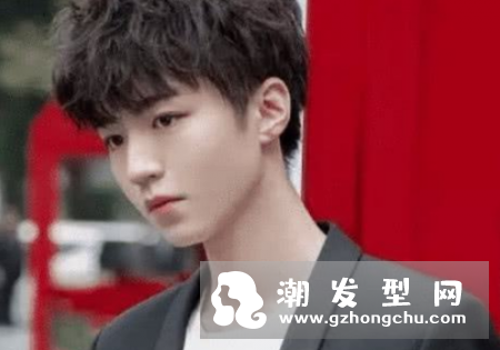 锡纸烫适合什么发质 还用不用梳头