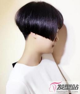 女士时尚镰刀头发型 百搭修颜提升魅力值