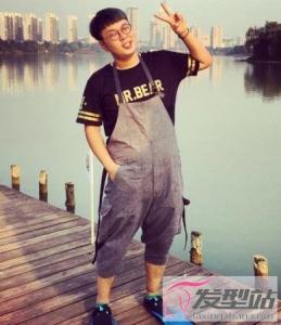 胖脸男生发型 瘦脸成功变帅哥