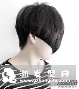 短发女生发型一刀切 清爽干练这样剪更吸睛