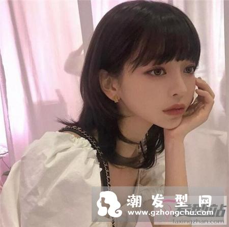 气质“小尾巴”短发 减龄5岁不是问题