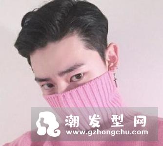 男生自然卷留什么发型 选对发型照样帅气有型