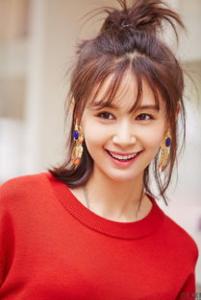 女生帅气露耳短发 干练清爽打造时尚御姐