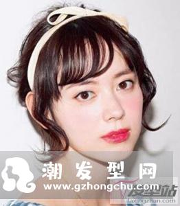 短发怎么戴发箍好看 打造优雅甜美风不单调