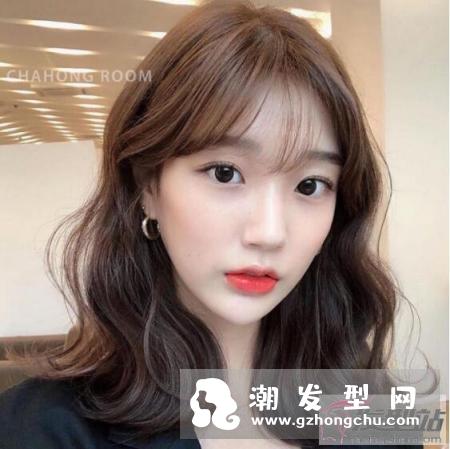 头发太贴弄蓬松小窍门 这6招让你拥有少女感标配的蓬松发丝