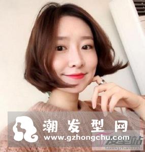 齐脸内扣短发发质柔软细腻的女生可以尝试这款齐脸短发