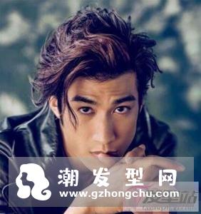 男生自然卷留什么发型 选对发型照样帅气有型