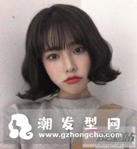 女生外翘短发造型 灵动减龄气质翻倍