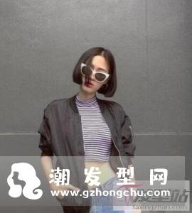 时髦女生短发发型 一刀切短发独特显潮范