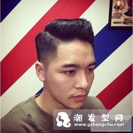 男生经典油头Undercut发型 呈现清爽阳刚的气息深受型男喜爱