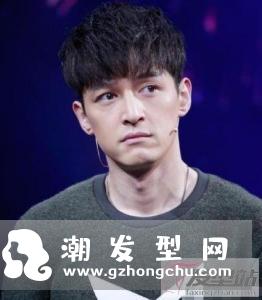 男生齐刘海短发 呆萌减龄又洋气