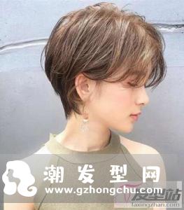 时尚女生短发纹理烫 轻盈修颜提升魅力值