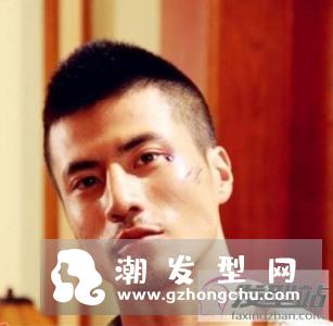 帅气男生鲨鱼头发型 吸睛酷炫拒绝低调