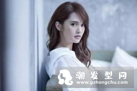 可爱教主杨丞琳人前人后造型亮丽,想不到私底下的她不爱洗头,连做完剧烈运动,满