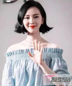 女生外翘短发造型 灵动减龄气质翻倍