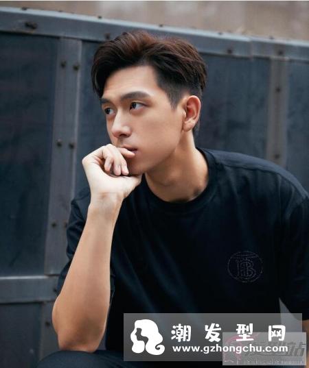 男生好打理的露额头发型 三款热搜露额头发型让女孩对你神魂颠倒
