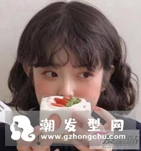 短发羊毛卷发型 复古与灵动兼得