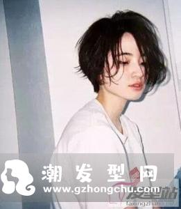 哪种发型显得脸瘦 修颜短发秒变巴掌脸