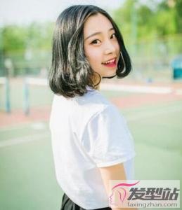 女生剪什么短发显脸小 内扣短发让脸型瘦一圈