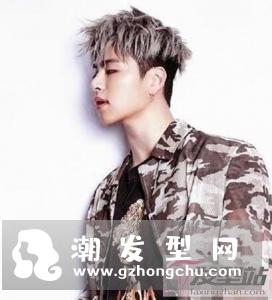 社会发型男小伙精神 诠释个性十足痞帅风