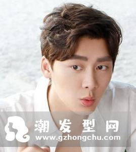 男生发型来说刘海可谓是点睛之笔也会收到适得其反的效果