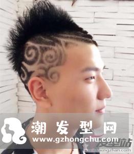 男士普通刻痕发型 吸睛独特帅气有型