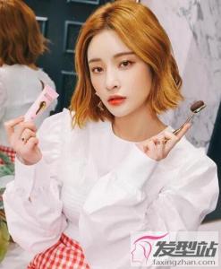 女生中分短发发型　大方干练御姐范满满