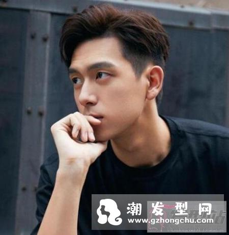 适合年轻男生的清爽发型,摇身一变时尚潮男。男生更酷炫有型