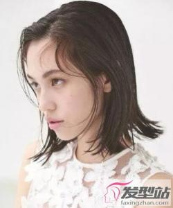 短发人鱼卷怎么卷 发尾外翘更减龄时髦