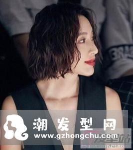 女生短发湿发造型 慵懒中不乏性感风