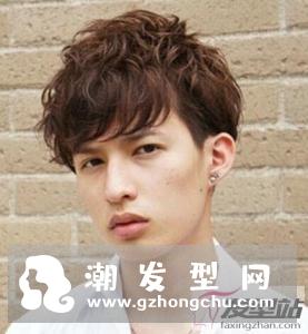 自然卷男生适合的发型 时尚养眼释放天生魅力
