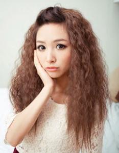 头发两边炸剪什么发型 两边剃短发清爽又酷炫