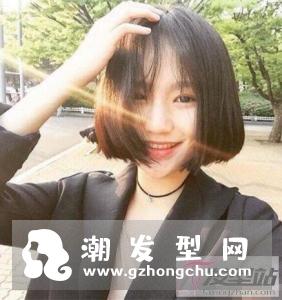 齐脸内扣短发发质柔软细腻的女生可以尝试这款齐脸短发