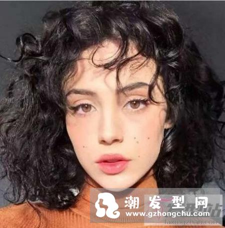 短发泡面头怎么烫 时尚蓬松不显老气