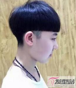女生后面推掉短发 洋气清爽释放个性