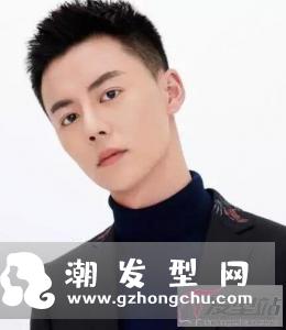 适合轻熟男的发型 简约帅气尽显男人味