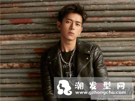 男士短发弄什么发型好看 韩式男发引流新时代男神