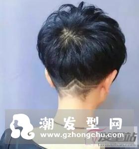 女生帅气刻痕短发 时尚个性回头率超高