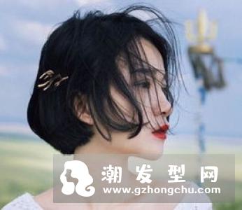 中长发发型:知性耳后卷这款非常适合OL上班族!