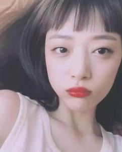锁骨发X波浪卷发延续今天大势流行的