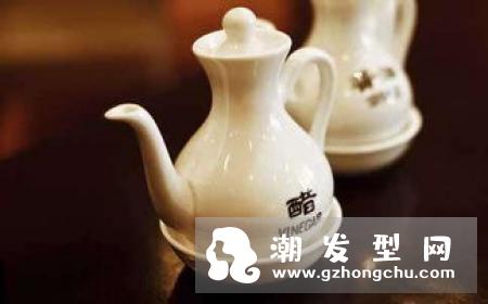 阿司匹林洗头发放多少?能变黑吗?只是去头屑会逐渐减少