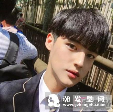 在校男生的不染不烫发型 最有态度的学生发型