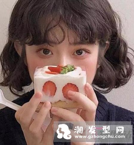 复古羊毛卷短发 洋气俏皮打造少女味