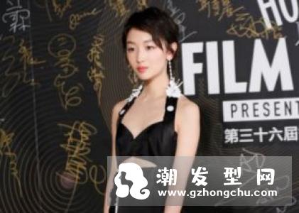 女生复古风短发造型 简约中不乏妩媚韵味