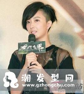 短发女生侧面剃发型 酷炫有个性比男生还帅
