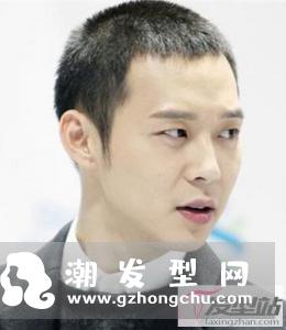 男生时尚平头发型 简约帅气晋升阳刚型男